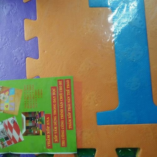 Xốp cao su lót nền trẻ em(1 bộ =1m2) KT:30x30cm - bo